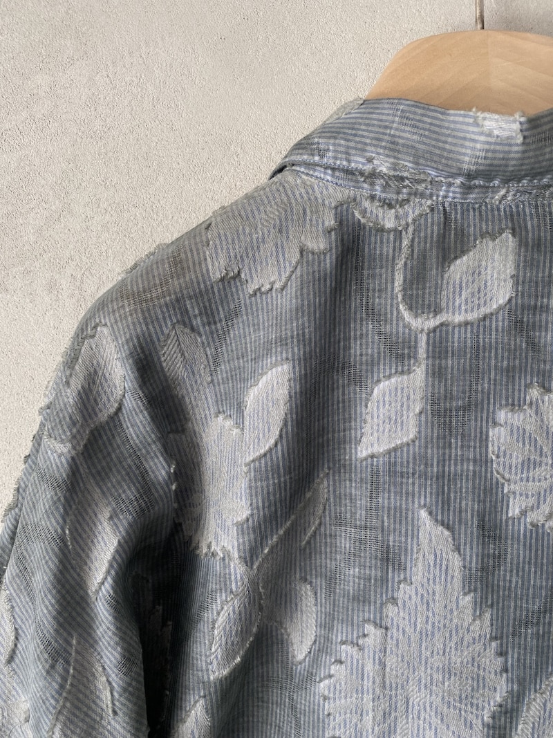 Camicia over verde salvia in cotone fil coupé jacquard con motivo floreale Ploumanac'h