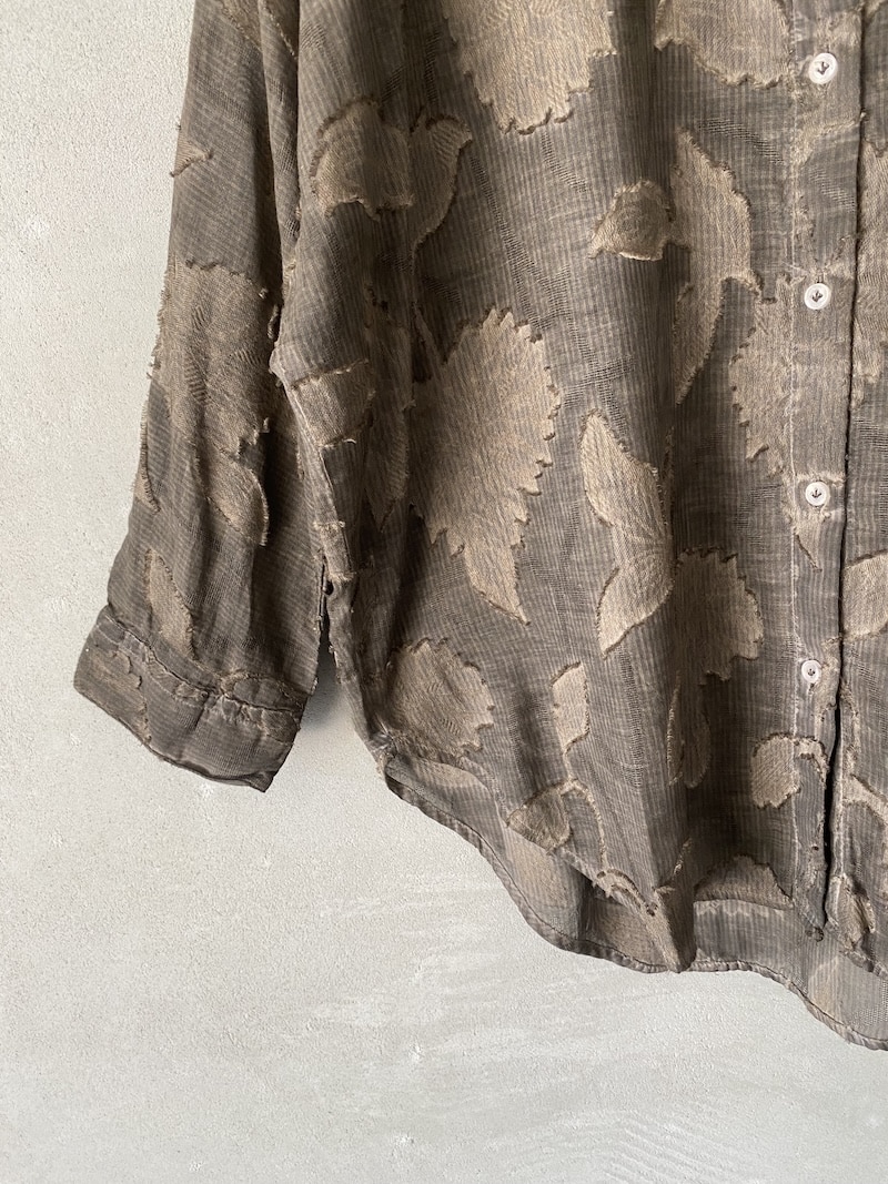 Camicia over marrone in cotone fil coupé jacquard con motivo floreale Ploumanac'h