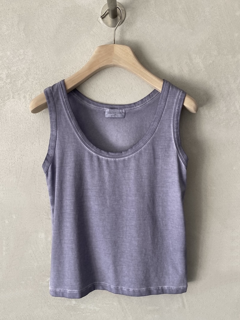 Canotta lavanda in jersey di viscosa delavé con scollo rotondo ampio e spalline larghe, tinto in capo Ploumanac'h