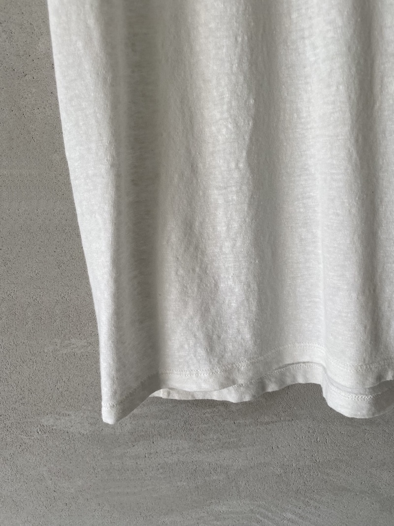 T-shirt oversize con scollo tondo e manica corta con risvolto bianco – Barbara Tani