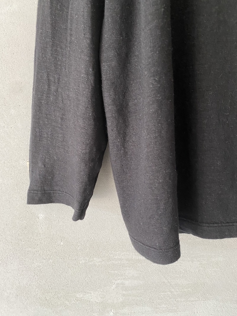 T-shirt boxy in jersey di lino elasticizzato con scollo tondo e manica lunga nero – Barbara Tani