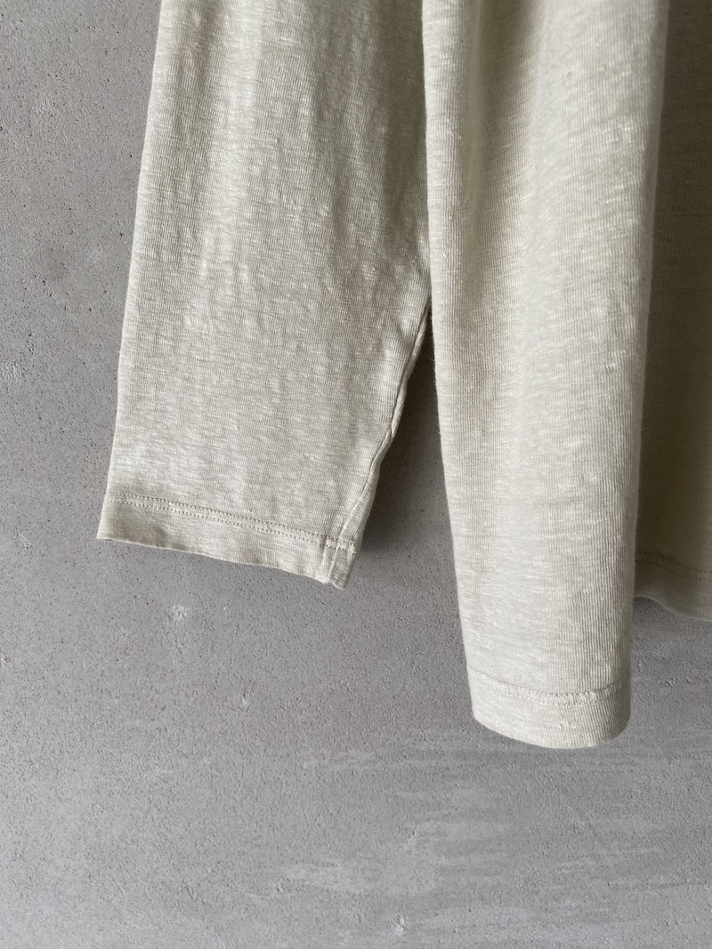 T-shirt boxy in jersey di lino elasticizzato con scollo tondo e manica lunga beige chiaro – Barbara Tani