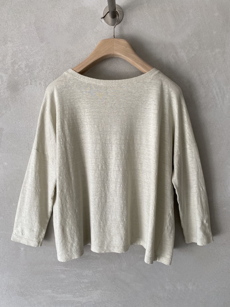 T-shirt boxy in jersey di lino elasticizzato con scollo tondo e manica lunga beige chiaro – Barbara Tani