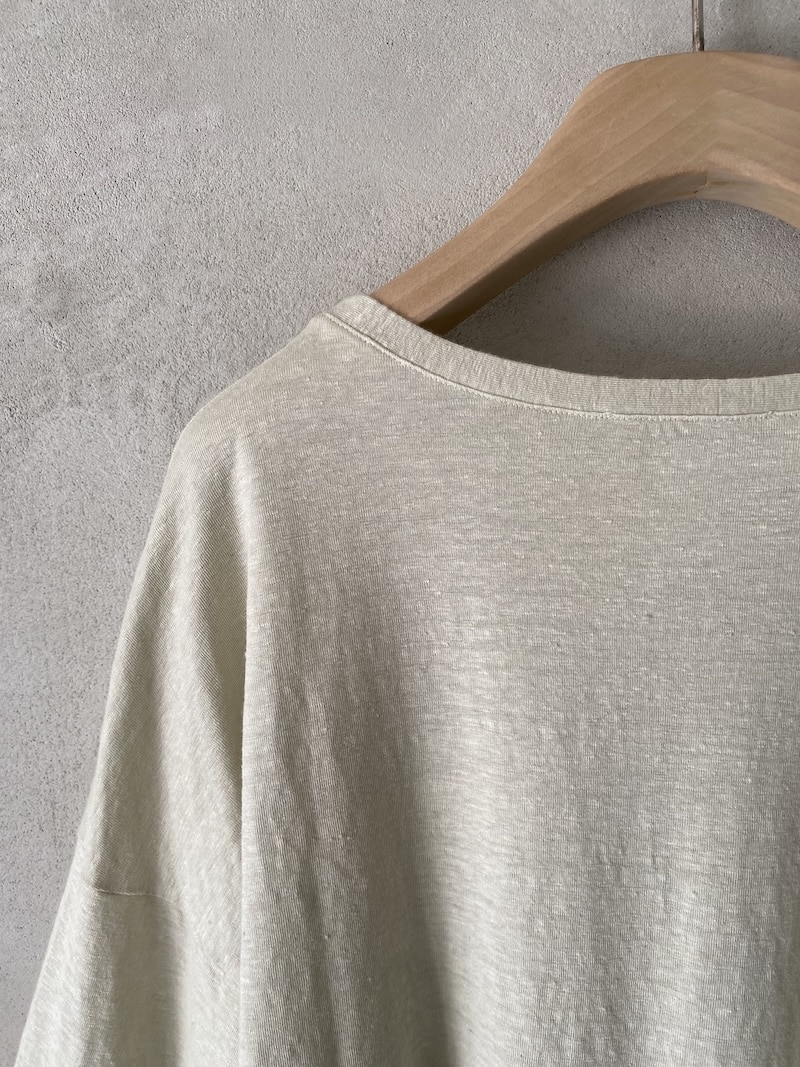 T-shirt boxy in jersey di lino elasticizzato con scollo tondo e manica lunga beige chiaro – Barbara Tani