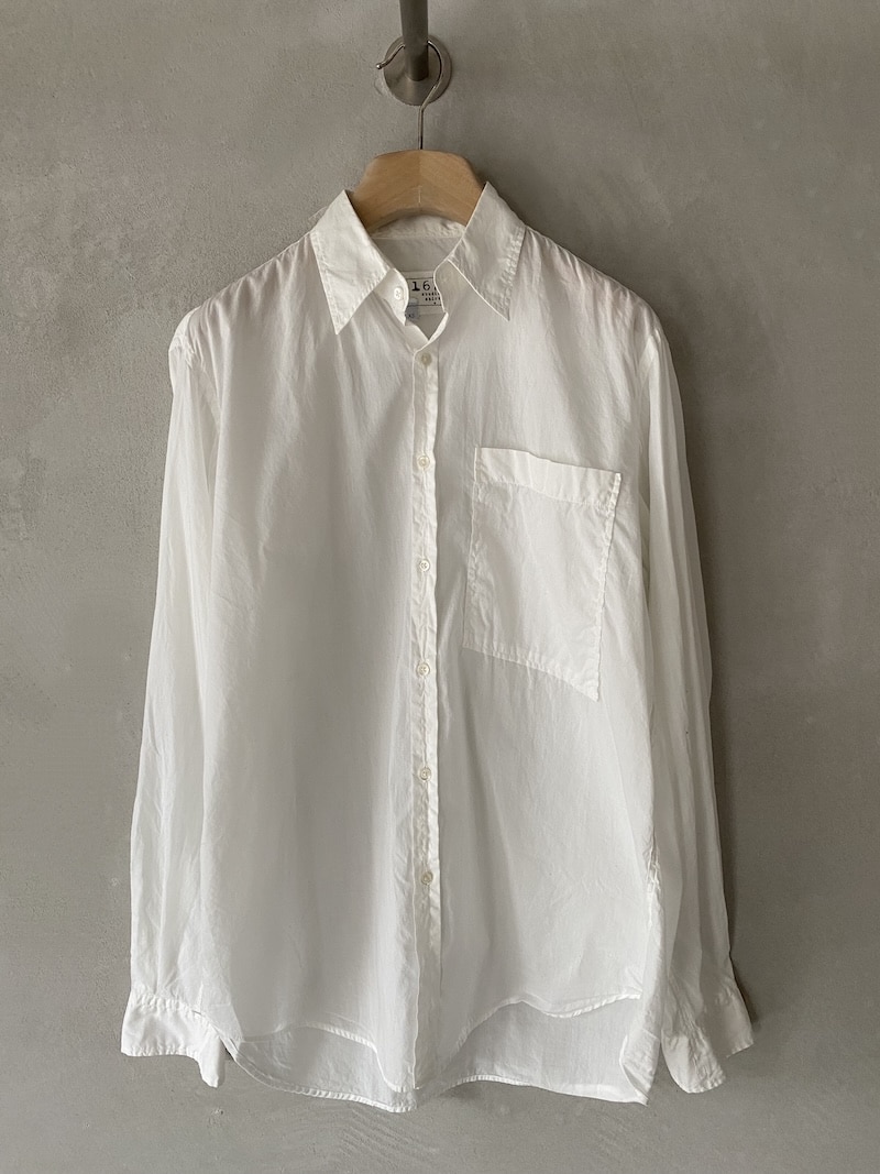 Camicia bianca boy friend in cotone dal taglio uomo con colletto classico e chiusura a bottoni, vestibilità over 6167 Studio Shirt