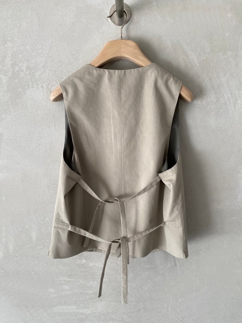 Gilet beige in lino e viscosa dalla linea dritta Marina Lari