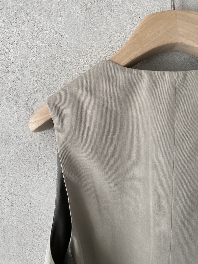 Gilet beige in lino e viscosa dalla linea dritta Marina Lari