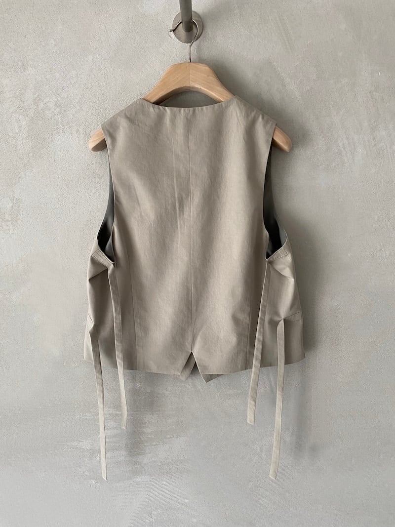 Gilet beige in lino e viscosa dalla linea dritta Marina Lari
