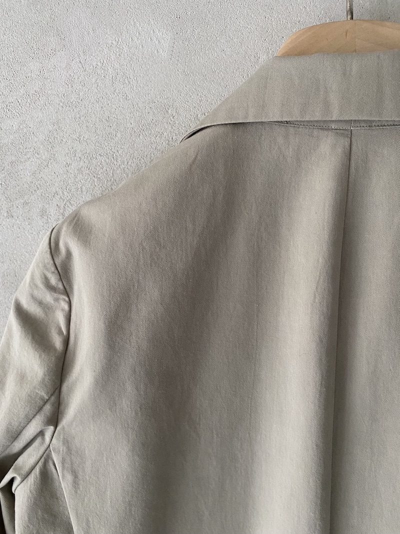 Giacca beige mastice in cotone e lino dalla linea dritta Marina Lari