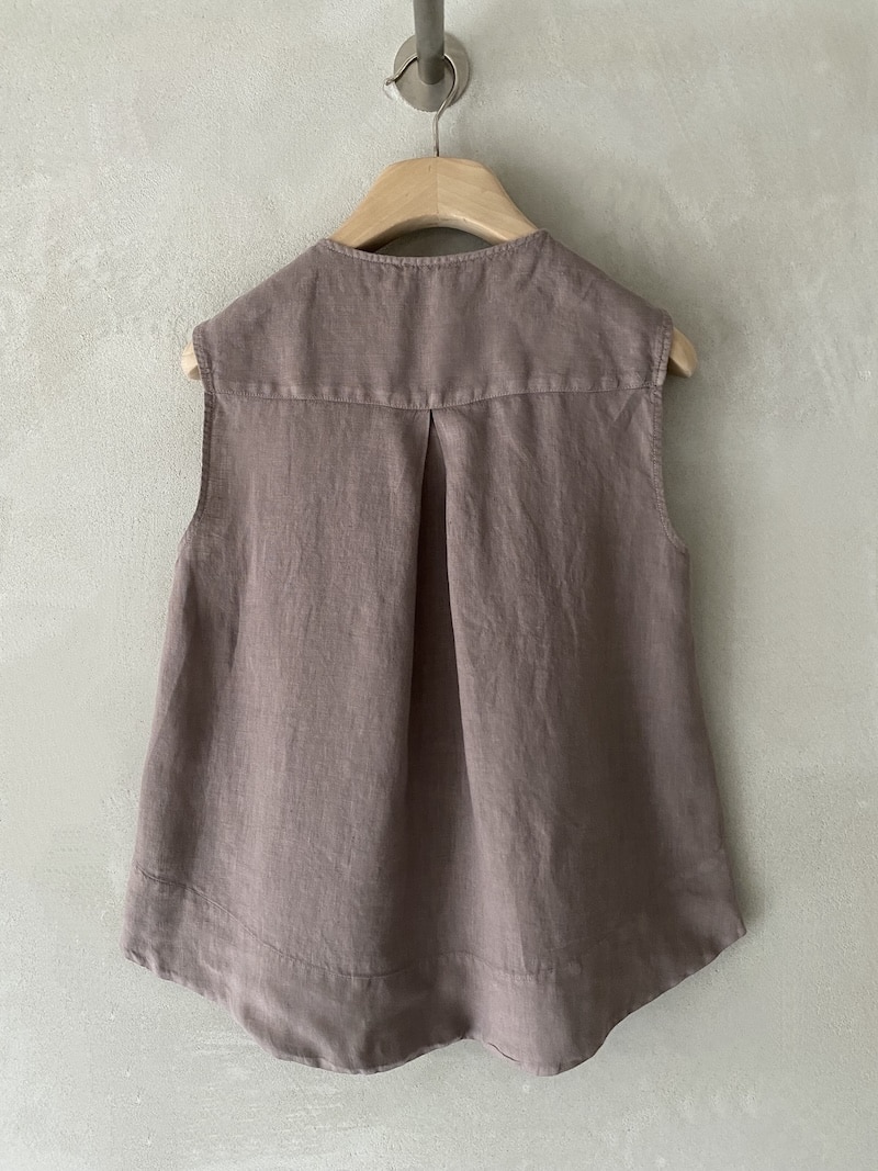 Camicia lavanda senza maniche in lino dalla linea fluida MSM Milano