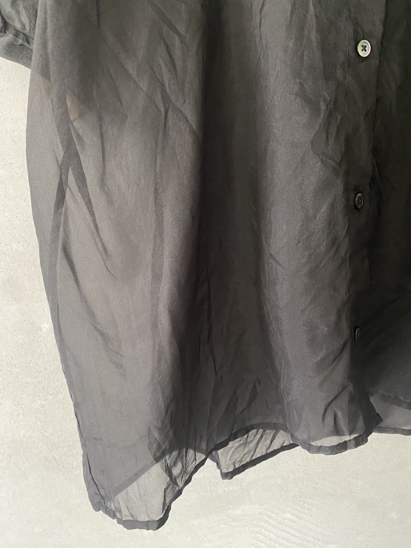 Camicia nera in organza di seta semi trasparente con linea boxy Christian Peau