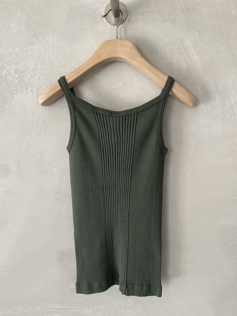 Canotta verde in cotone a costine con scollo serafino Pure Sugar