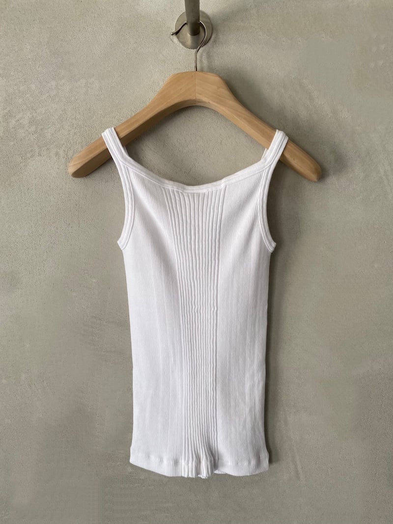 Canotta bianca in cotone a costine con scollo serafino Pure Sugar