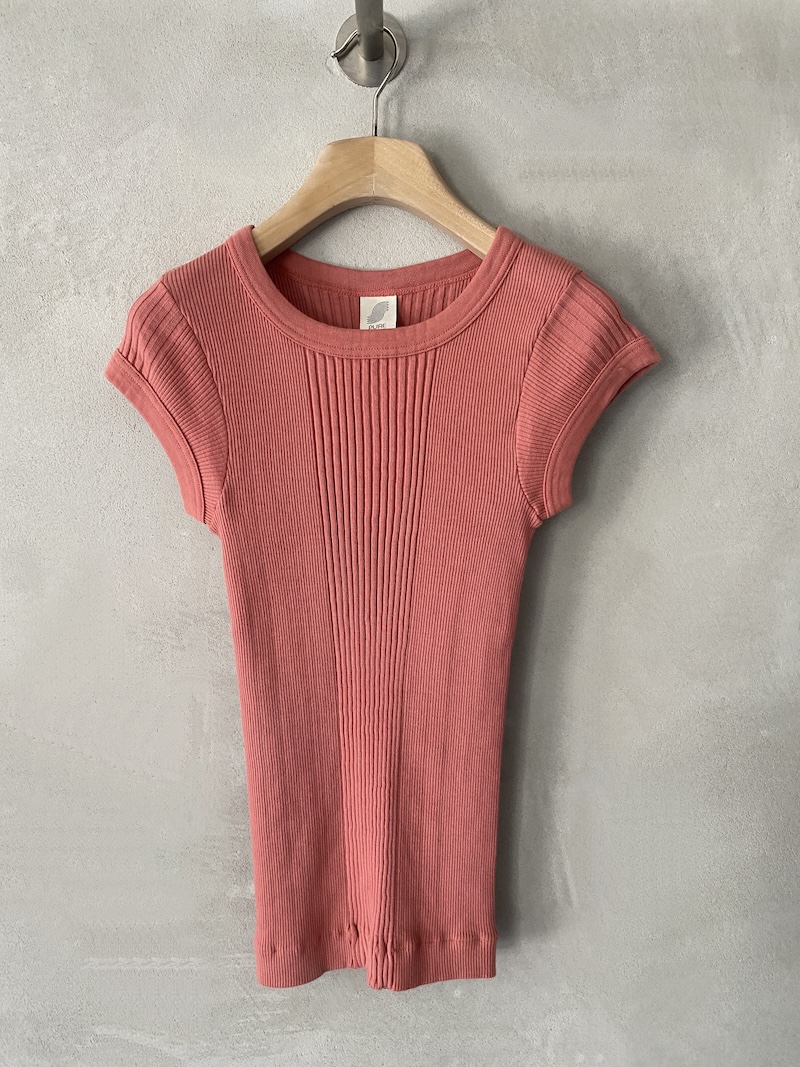 T-shirt rosso corallo in jersey di cotone a costine con scollo rotondo e manica corta aderente, linea fitted Pure Sugar