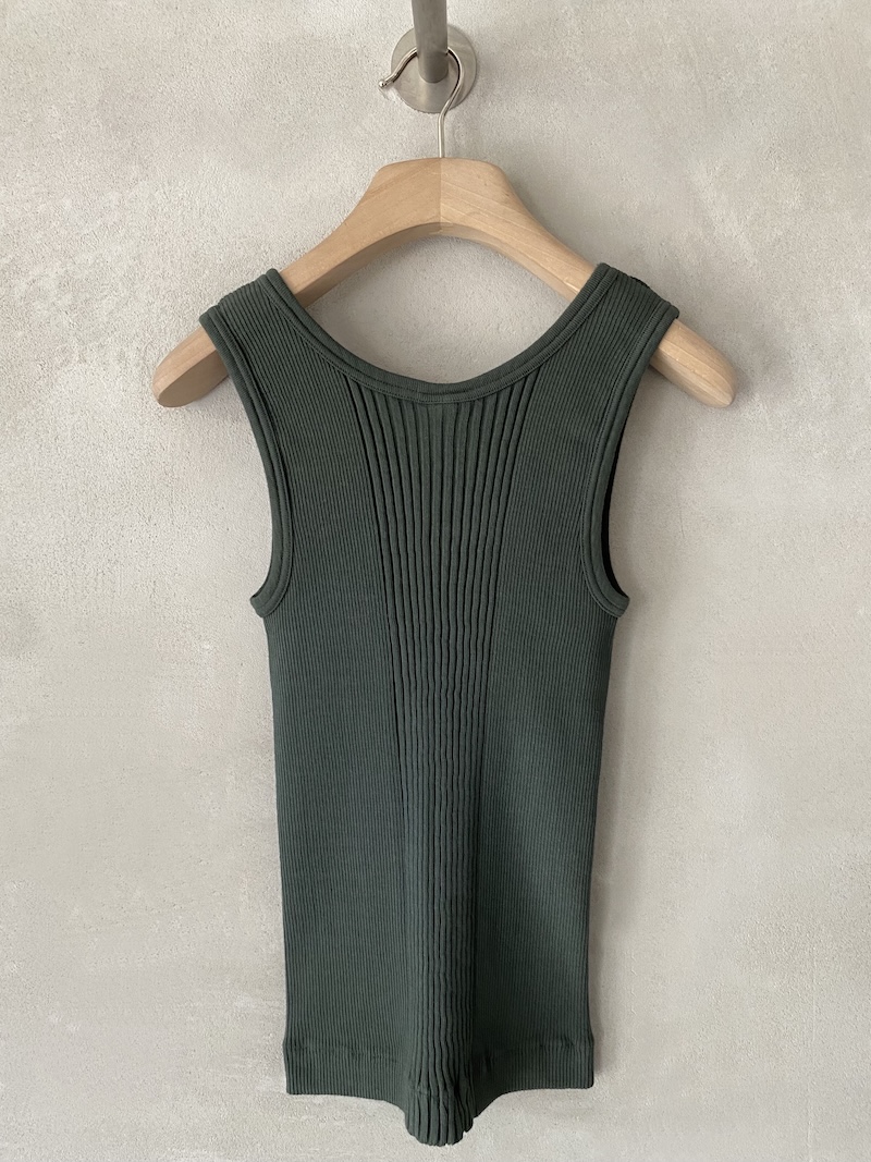 Canotta verde in cotone a costine con linea aderente Pure Sugar