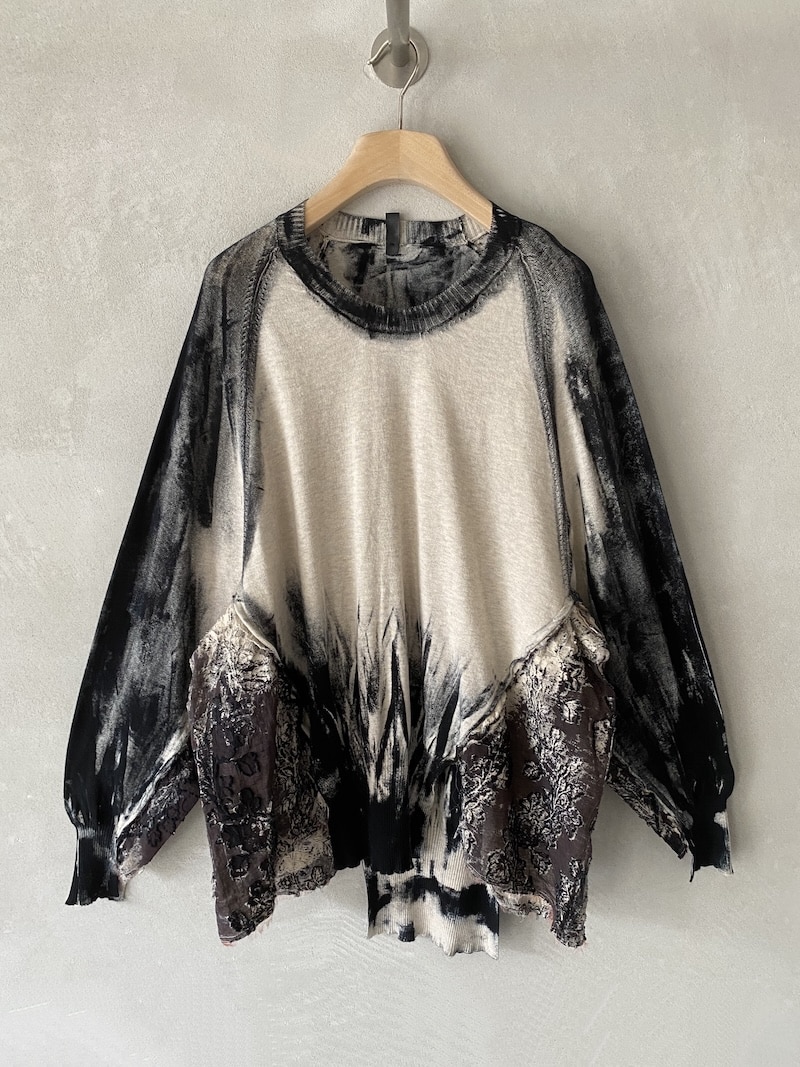 Maglia over in cotone dipinta a mano con maniche raglan e inserti laterali in seta floreale SERIE NUMERICA