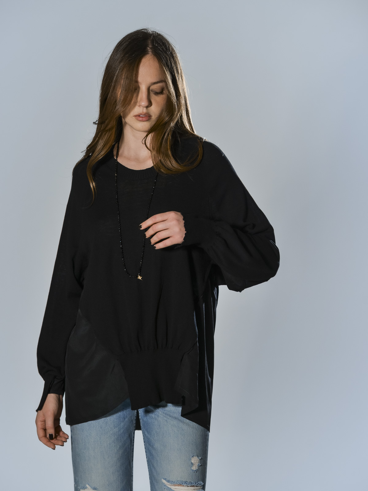 Maglia over in cotone nero con inserti laterali in seta e maniche raglan SERIE NUMERICA