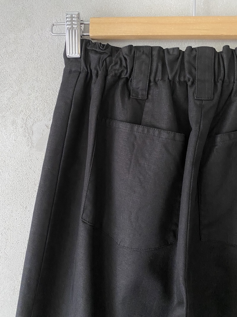 Ankle-length trousers in black cotton and linen herringbone with a slight stretch – Barbara Tani