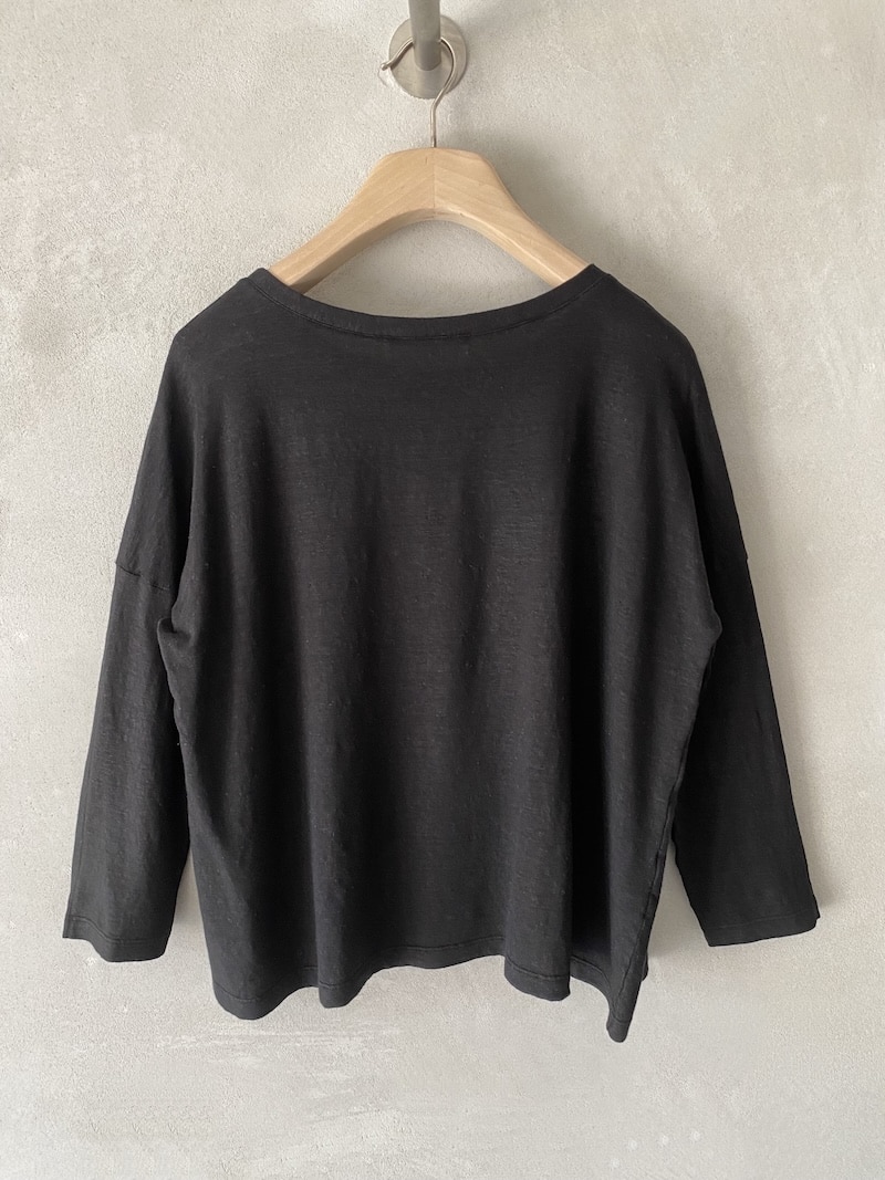 T-shirt boxy in jersey di lino elasticizzato con scollo tondo e manica lunga nero – Barbara Tani