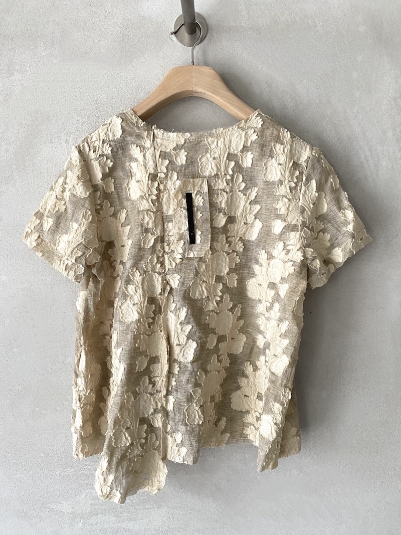 Beige floral burnout cotton top with asymmetric hem SERIE NUMERICA 3