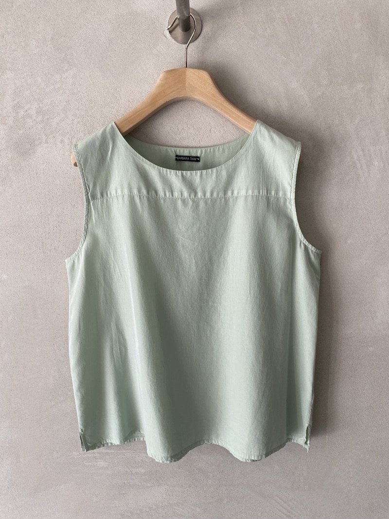 Top senza maniche in seta e cotone con scollo rotondo e linea svasata verde acqua – Barbara Tani