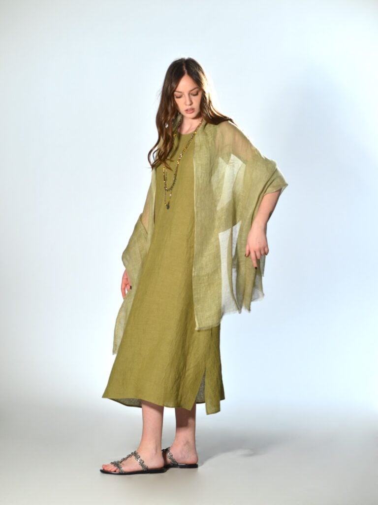 Abito lungo verde lime in lino reversibile con cintura Marina Lari 2