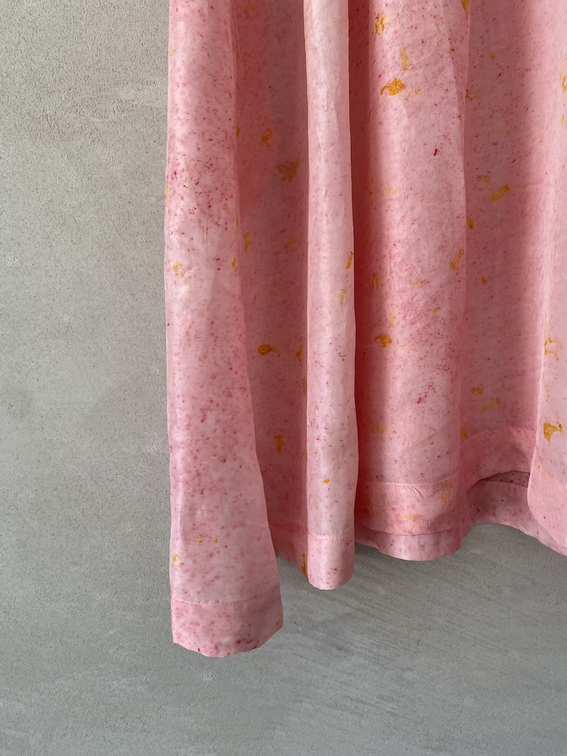 Abito rosa in seta habotai dipinta a mano linea svasata con manica kimono e scollo a V Nimbu 4