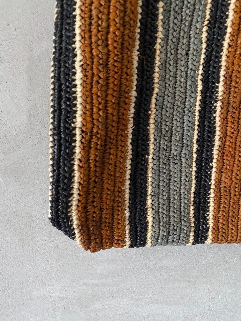 Borsa shopping in raffia crochet a righe multicolori con manici integrati GABRIELE FRANTZEN 1 3