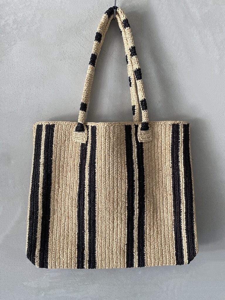 Borsa shopping in raffia crochet a righe multicolori con manici integrati GABRIELE FRANTZEN 5