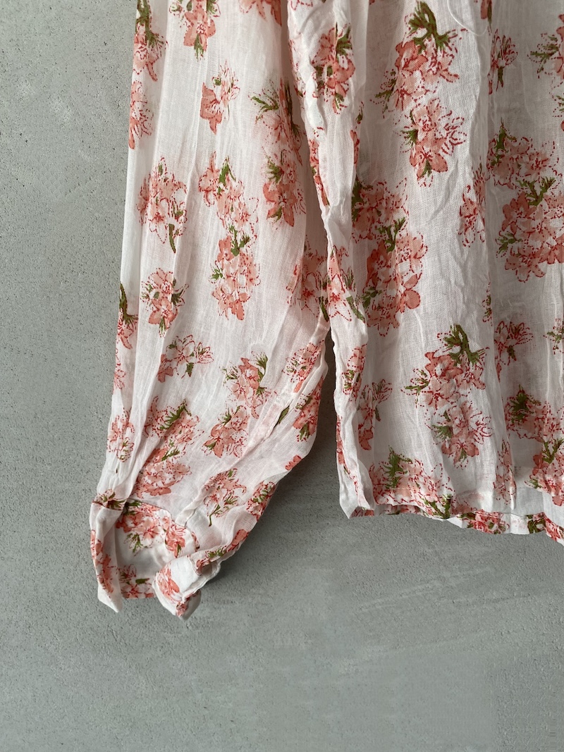 Camicia bianca in mussola di cotone stampa floreale vestibilità over con colletto classico Nimbu 5