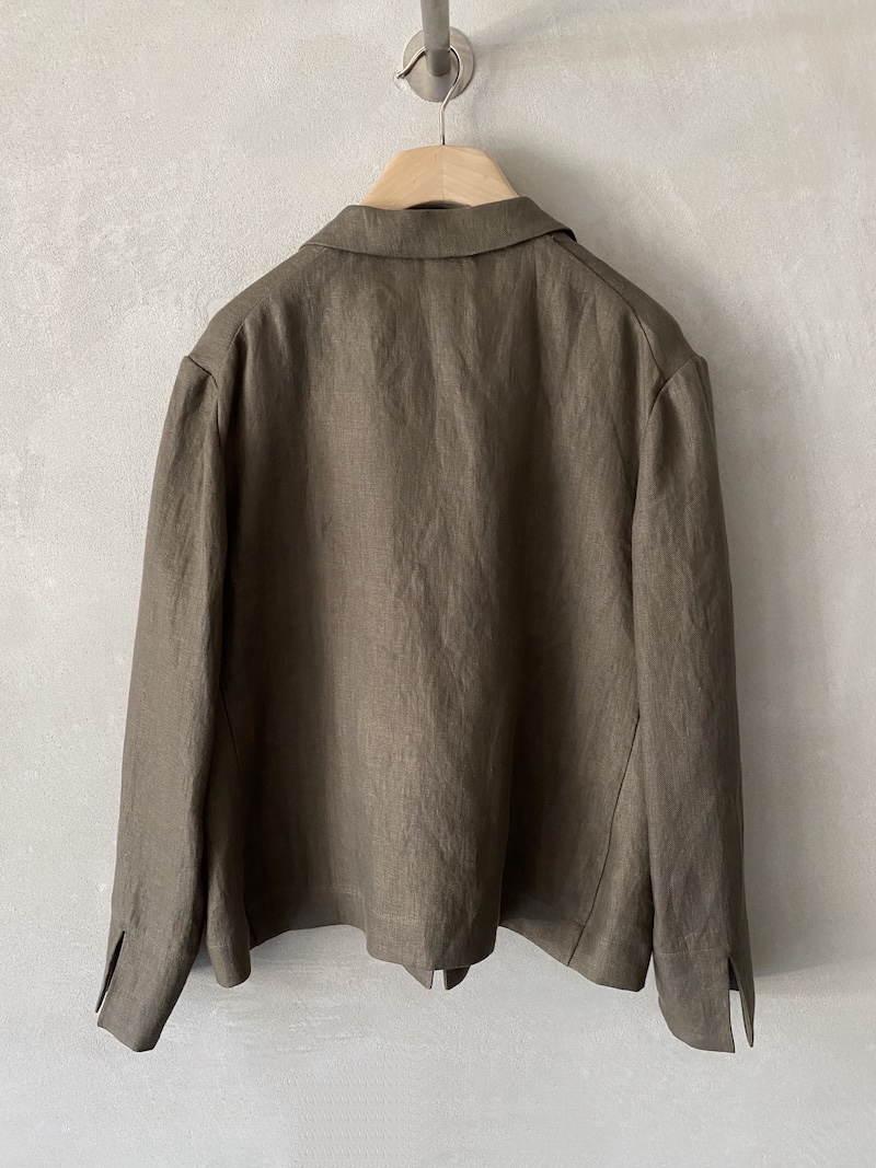 Giacca in lino army oversize sfoderata con rever classico e chiusura a un bottone Marina Lari 2