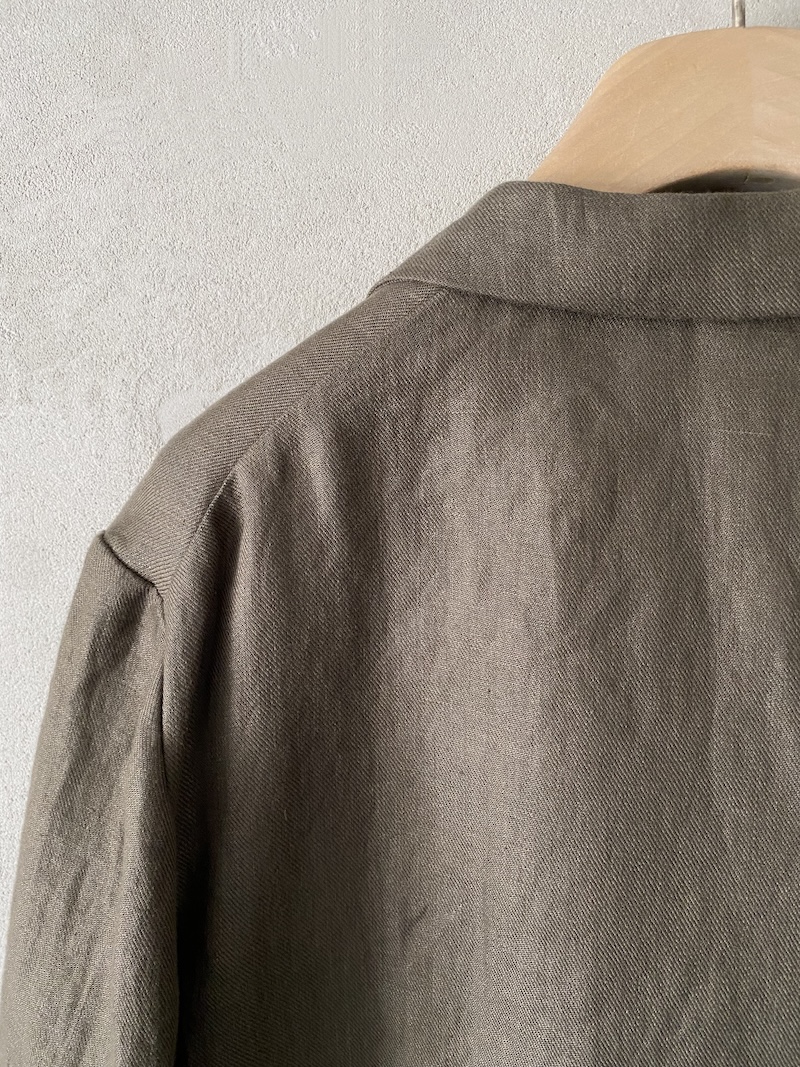 Giacca in lino army oversize sfoderata con rever classico e chiusura a un bottone Marina Lari 4