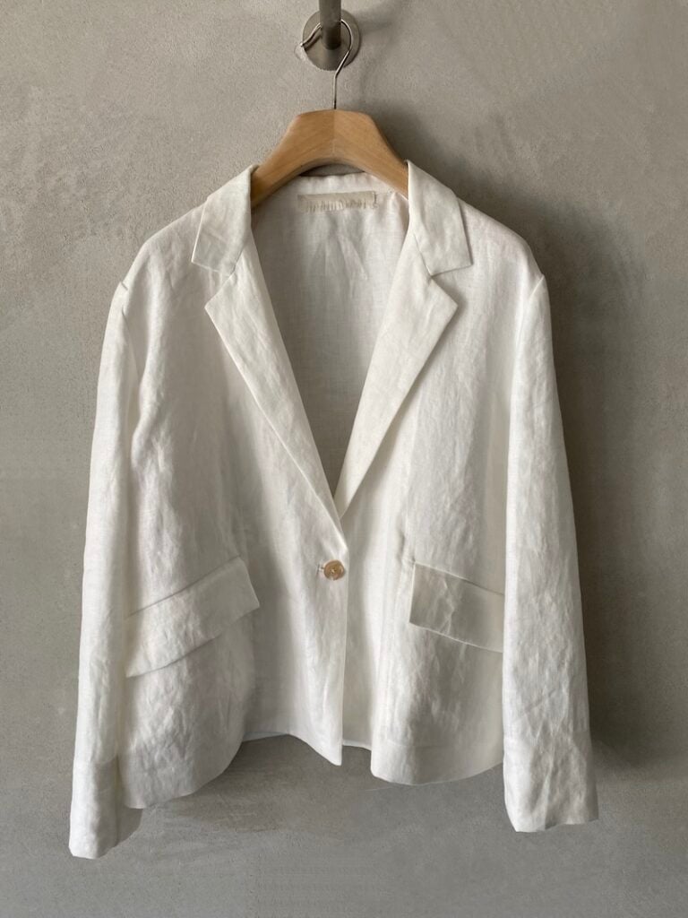 Giacca in lino bianco oversize sfoderata con rever classico e chiusura a un bottone Marina Lari