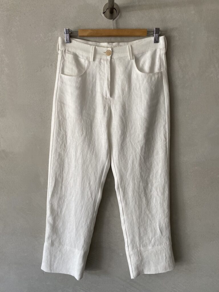 Pantaloni alla caviglia in lino bianco 5 tasche con cavallo basso e vita media con zip Marina Lari