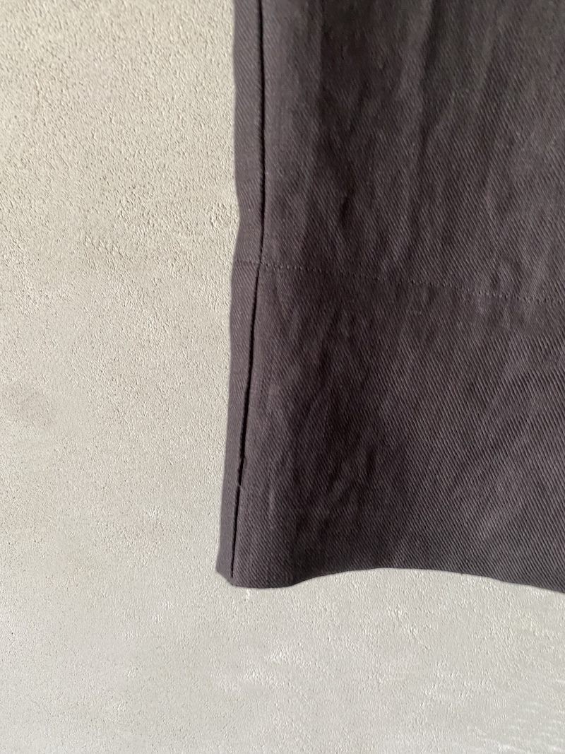 Pantaloni alla caviglia in lino marrone 5 tasche con cavallo basso e vita media con zip Marina Lari 3