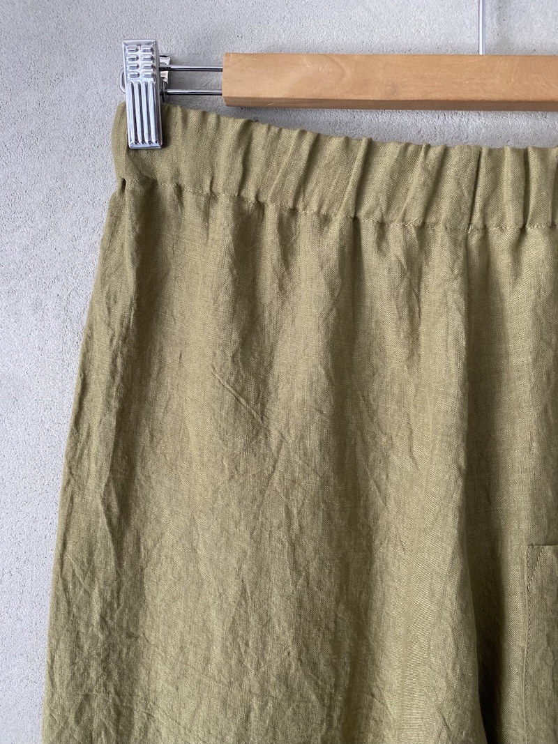 Pantaloni in lino verde lime gamba ampia vita alta con elastico e cavallo sceso Marina Lari 1