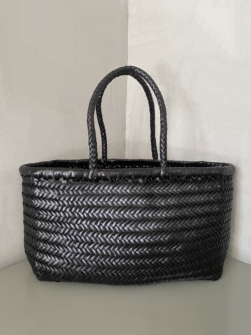 Borsa basket BAMBOO TRIPLE JUMP BIG in pelle intrecciata a mano colore nero, larghezza 33 cm, altezza 24 cm, profondità 14 cm, lunghezza manico 47 cm – Dragon