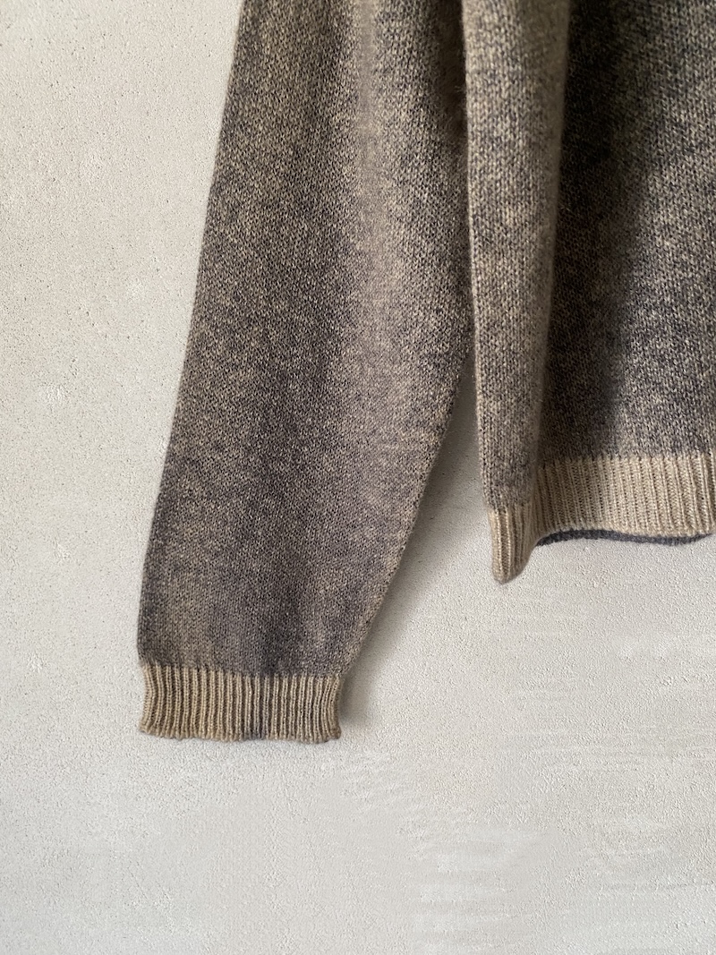 Hand-painted beige cashmere boxy sweater – F Cashmere