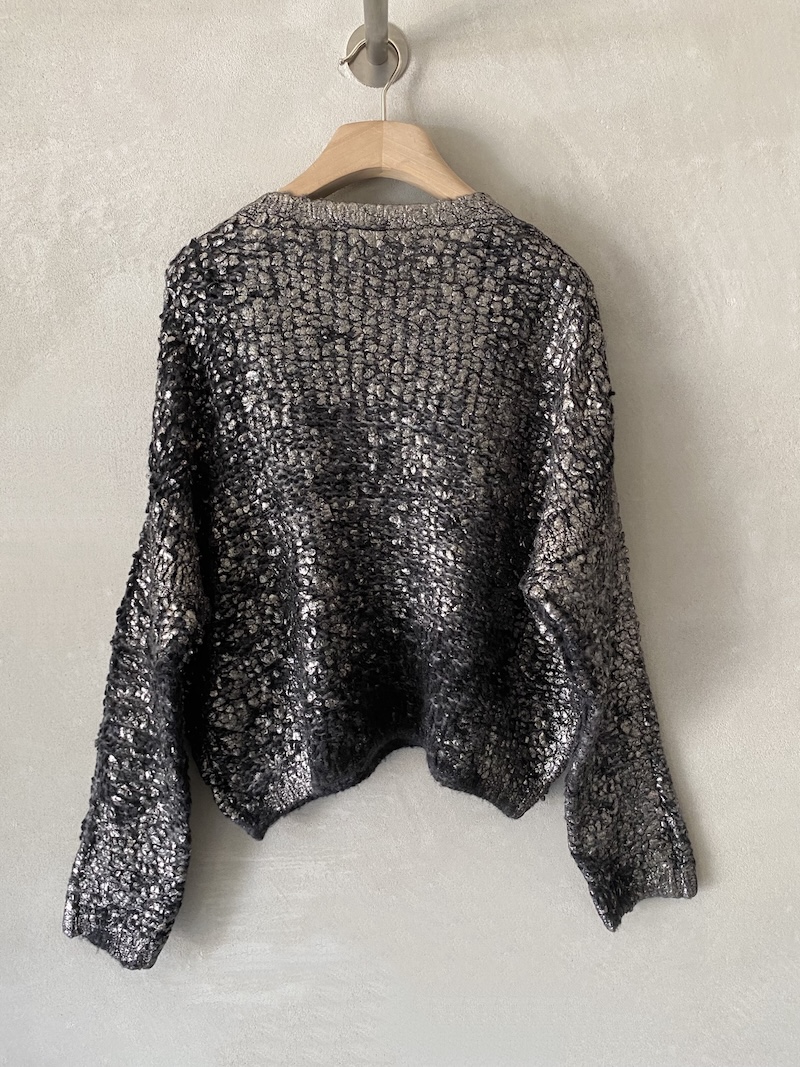 Maglia boxy nera in cashmere e seta laminata argento Avant Toi