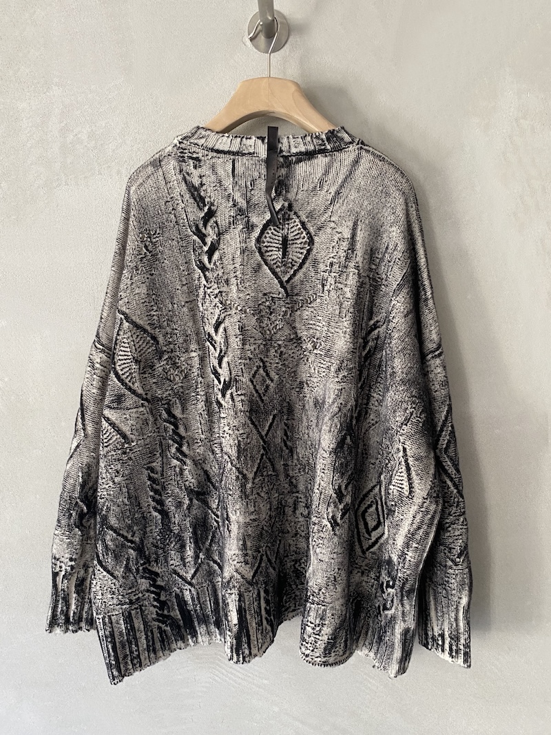 Maglione over bianco ecrù in lana merino Serie Numerica