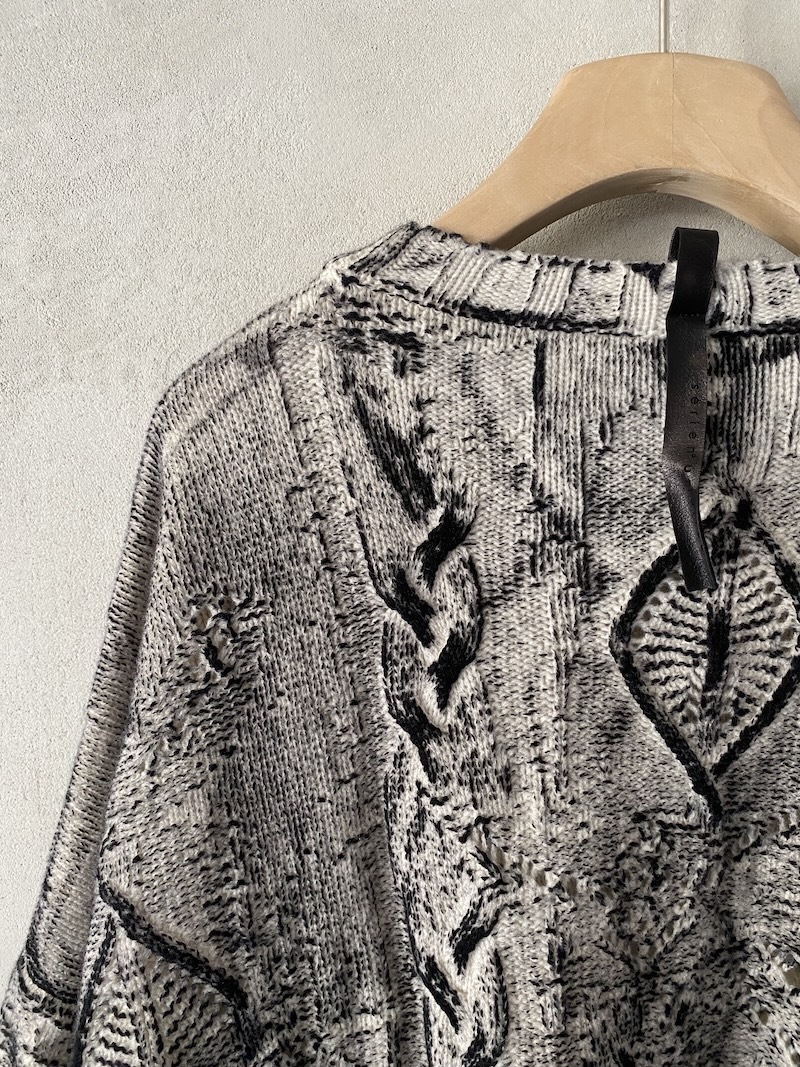 Maglione over bianco ecrù in lana merino Serie Numerica