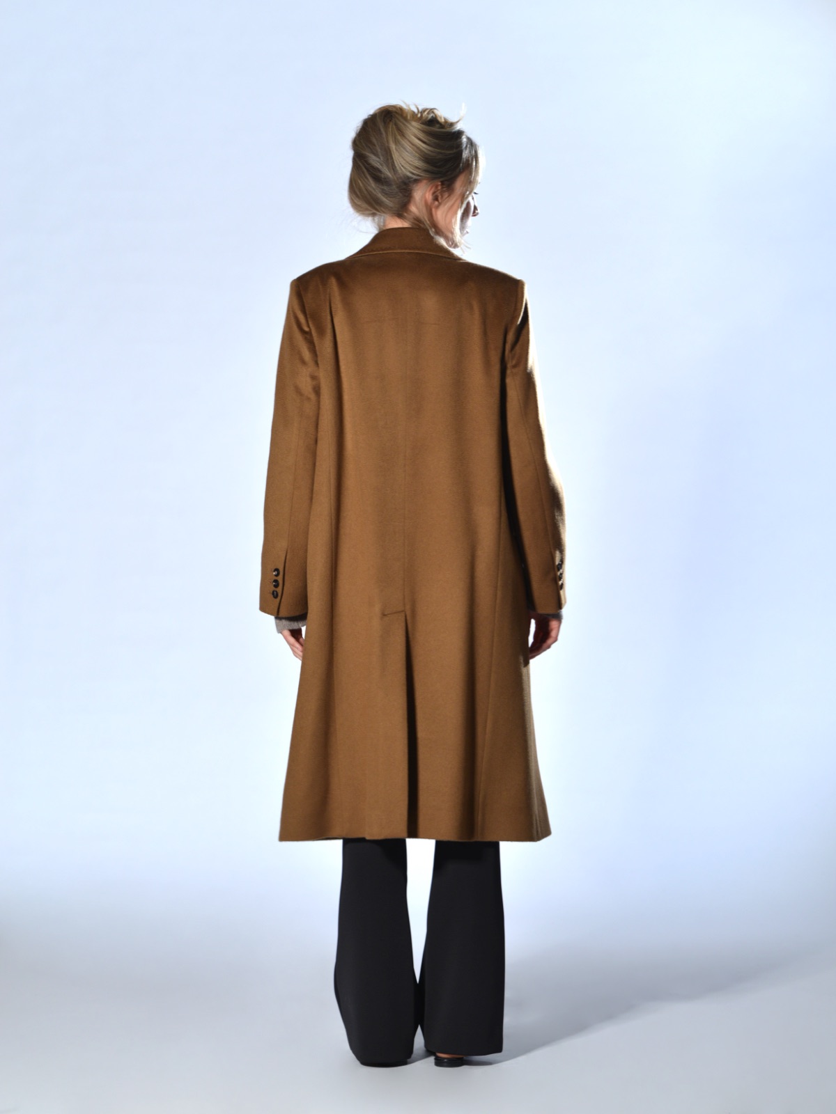 cappotto doppiopetto cammello in cashmere Marina Lari 2