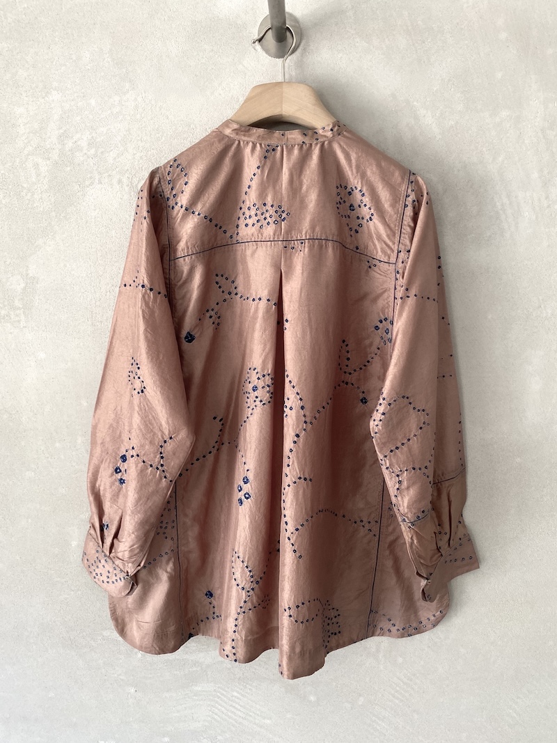 Camicia rosa cipria in seta Shibori Injiri