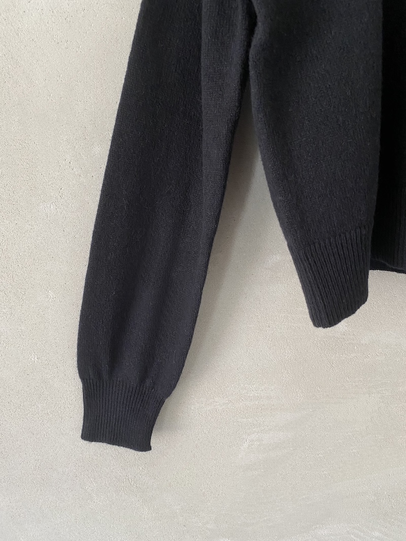 Cardigan nero over boxy in cashmere Marina Lari