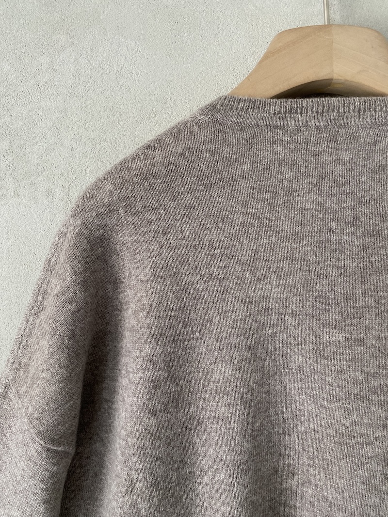 Maglia beige over boxy in cashmere Marina Lari