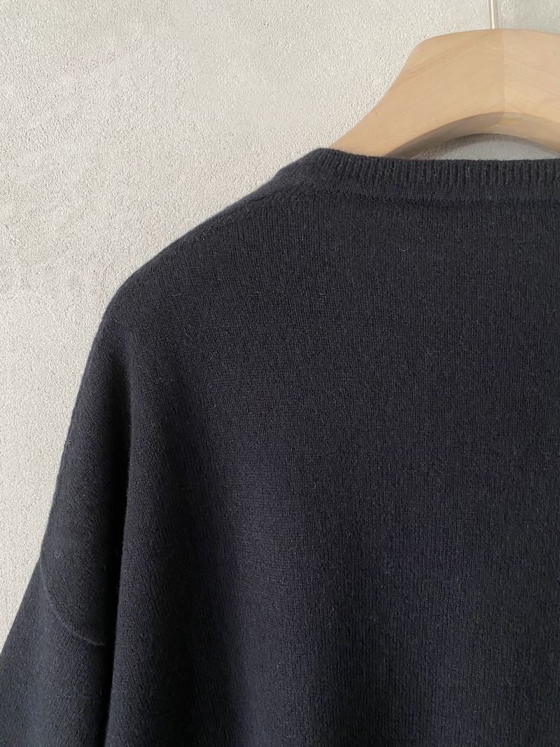 Maglia nera over boxy in cashmere Marina Lari