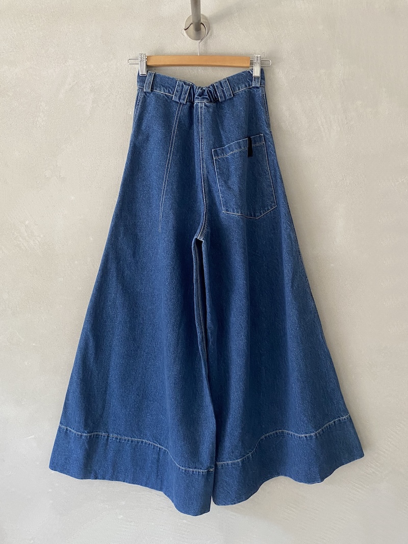 jeans blu a vita alta e gamba larga in denim scolorito Serie Numerica