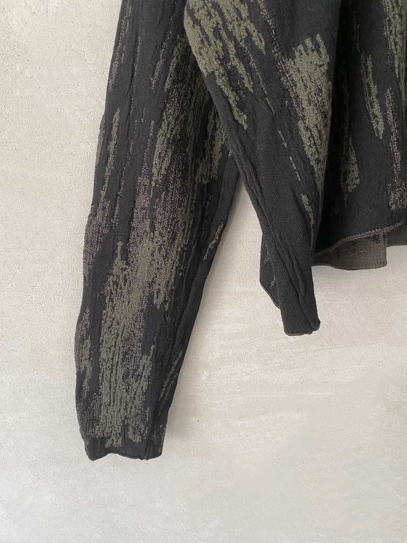 maglia nera oversize con intarsi multicolore Serie Numerica