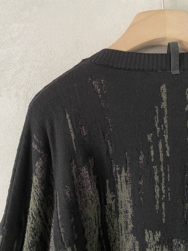 maglia nera oversize con intarsi multicolore Serie Numerica