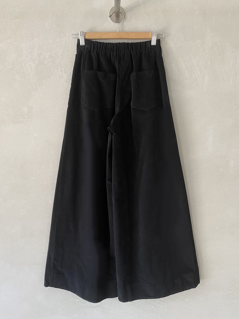 pantaloni neri in velluto elasticizzato Barbara Tani
